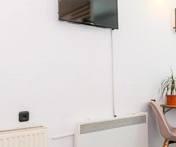 Backpacker's Apartment